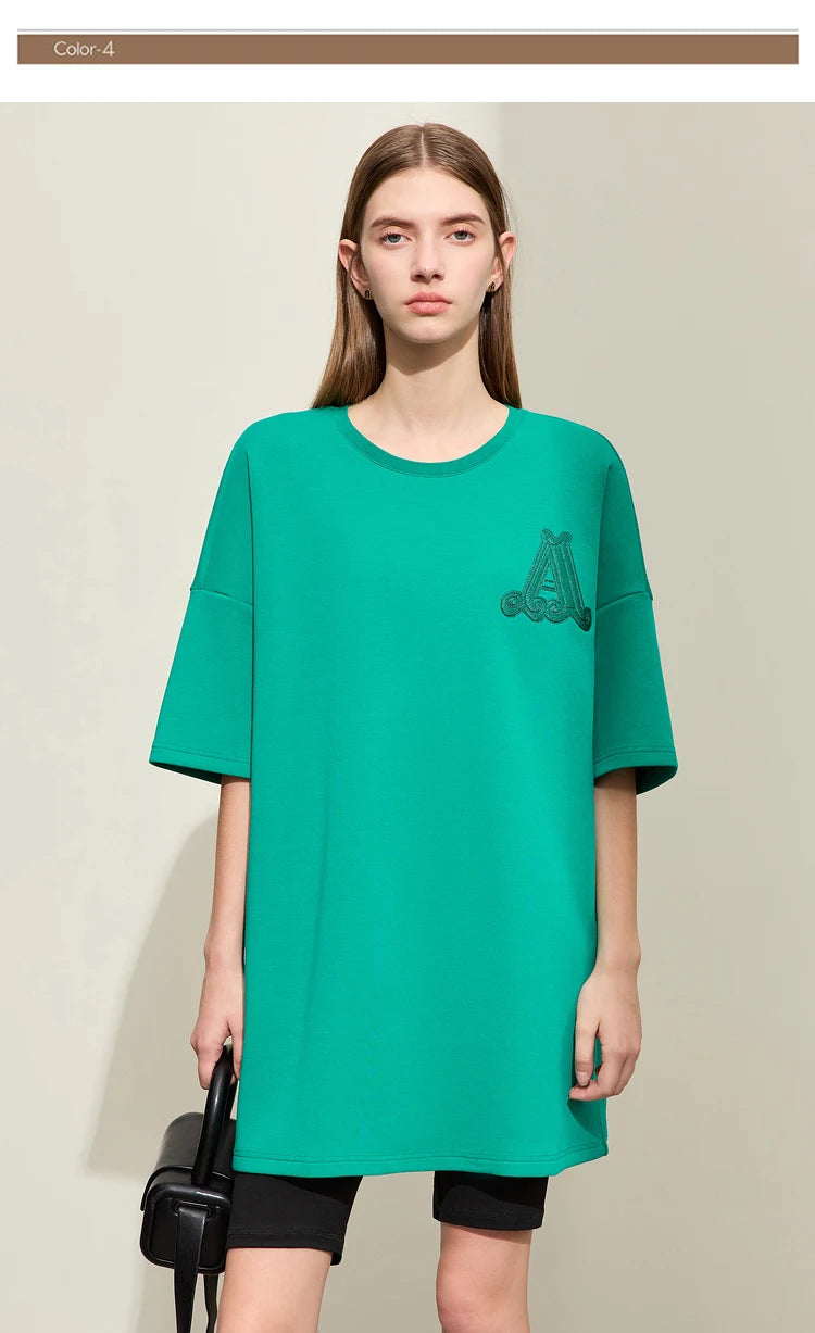 Damen Rundhals-T-Shirt im minimalistischen Stil mit lässiger Stickerei und kurzen Ärmeln