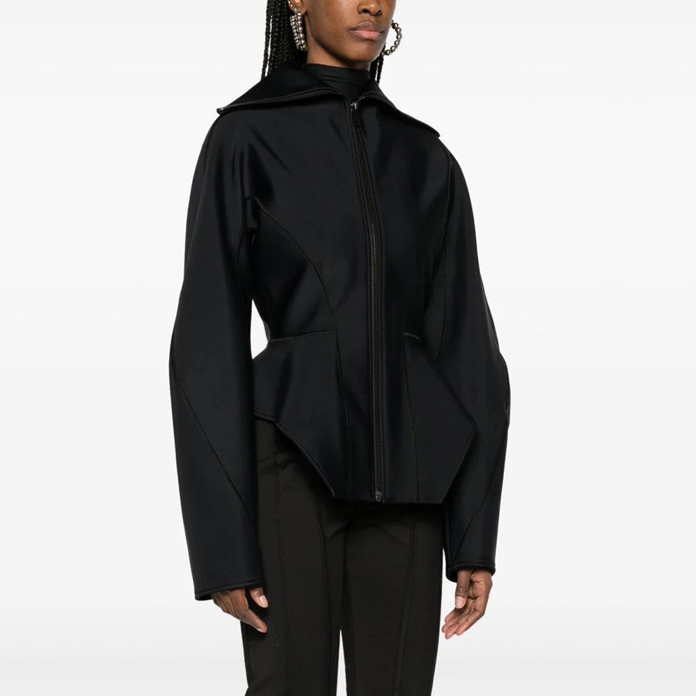 Ärmelloses Damen-Kleid mit 3D-Dekoration, Patchwork und Falten im eleganten Design mit U-Boot-Ausschnitt