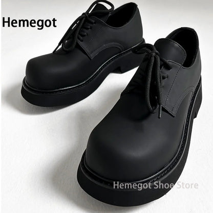 Herren-Derby-Schuhe aus schwarzem Leder, Schnürung, mit dicker Sohle