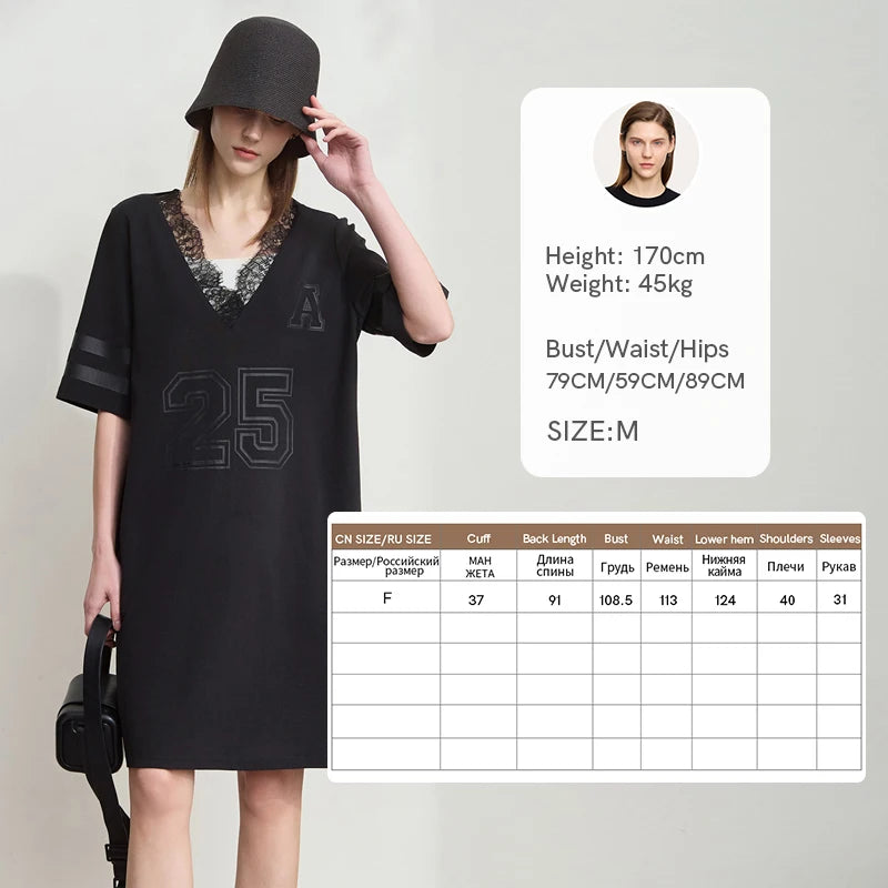 Schwarzes Damenkleid mit V-Ausschnitt, Spitzenbesatz und dezenter 25-Optik