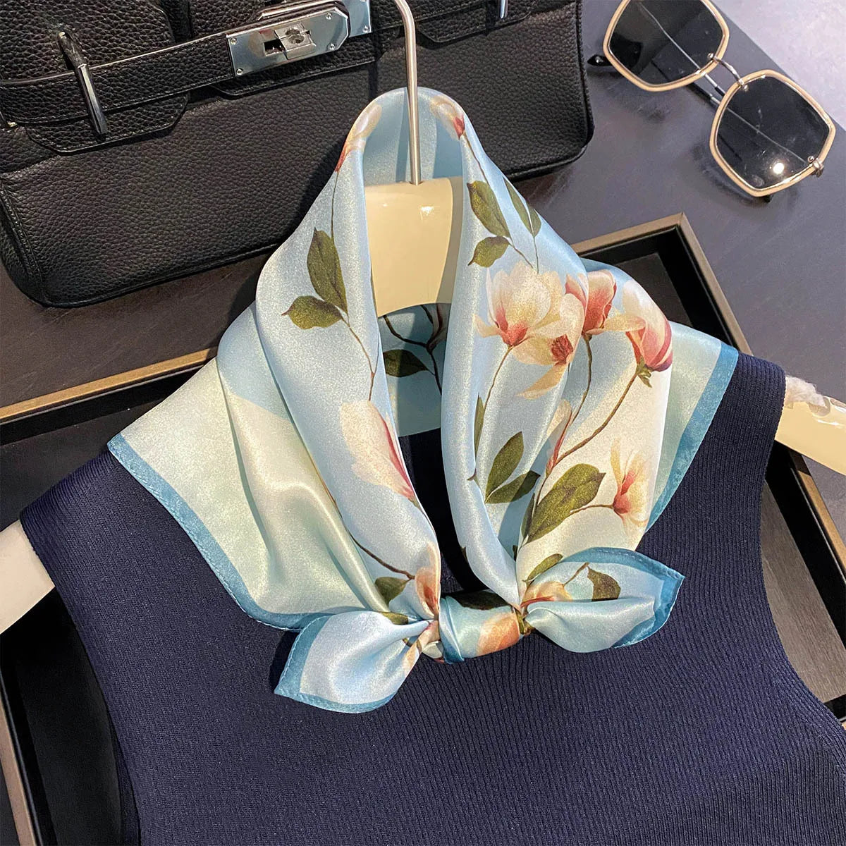 Damen Seidensatin Schal quadratisch Blumenprint Kopftuch Bandana Hijab E