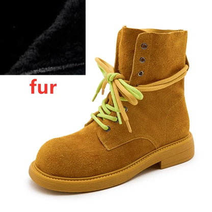 Ockergelbe Schnür-Stiefeletten aus Veloursleder mit Kunstfellfutter und flacher Sohle