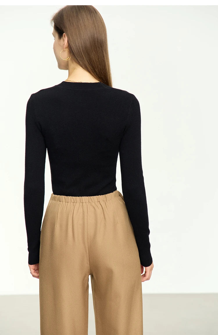 Damenpullover, Rückansicht, schwarz, lange Ärmel, schmaler Schnitt