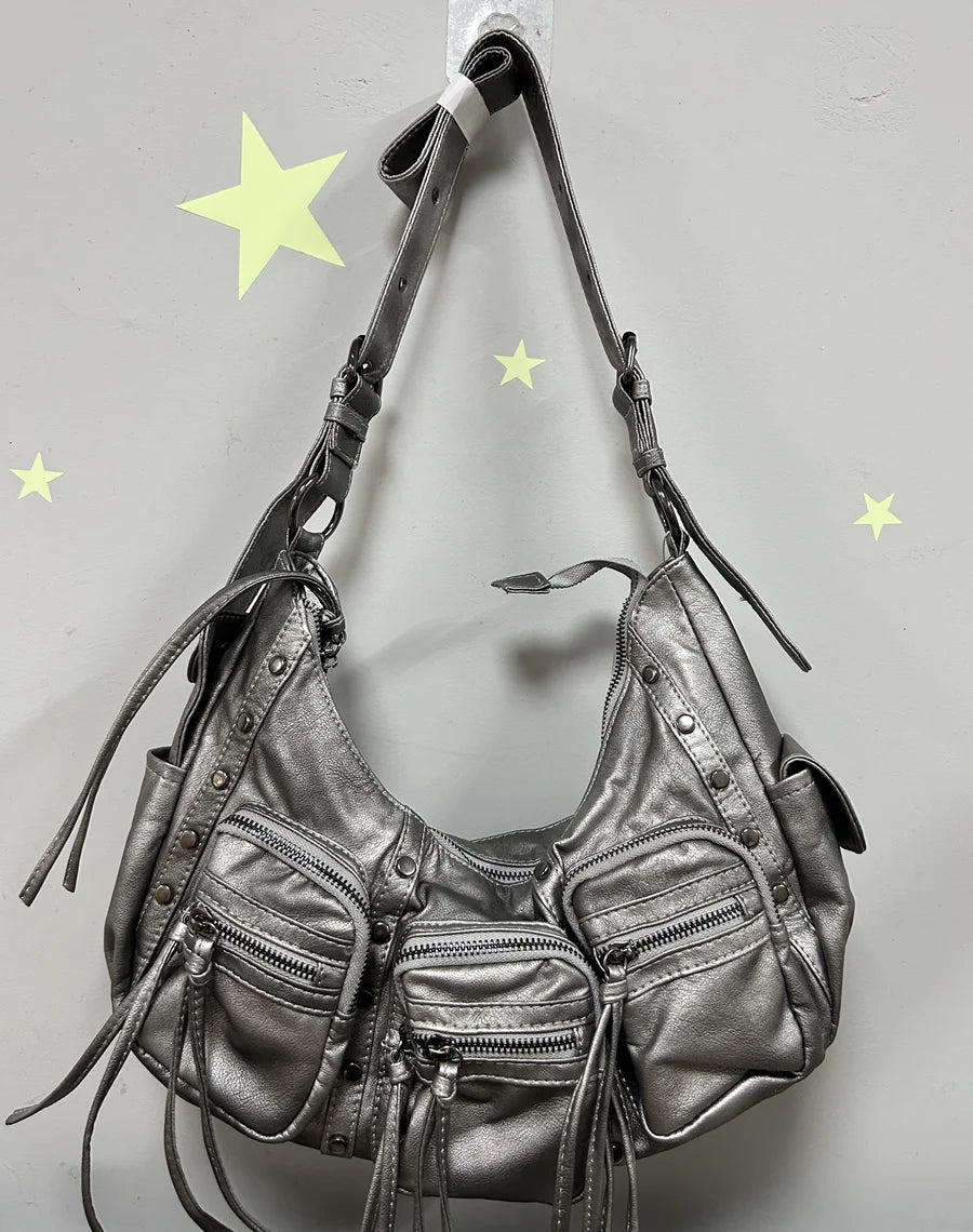 Damen-Schultertasche aus Vintage PU-Leder mit Mehrfachen Innenfächern und Quasten Alltagsbegleiter