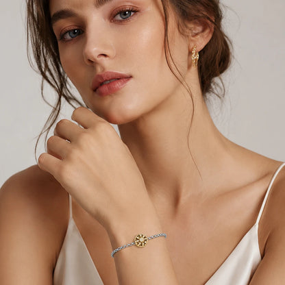 Damen-Charm-Anhänger Sonne golden Pavé Karma Sommer aus Sterlingsilber