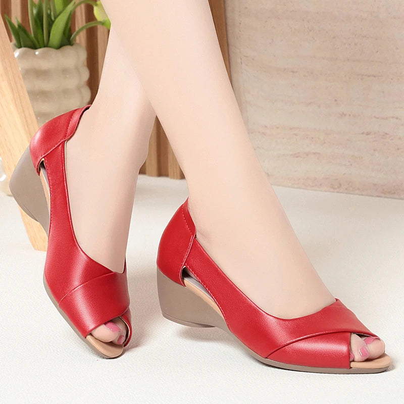 AIYUQI 2025, neue Damensandalen, Keilabsatz, flache, rutschfeste Damenschuhe, große Fischmaul-Ledersandalen für Damen