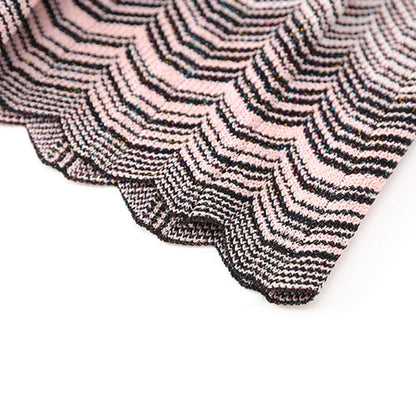 Zweiteiliges Damen-Set mit Rundhals und langen Ärmeln – Oberteil mit Diamant-Details und Rock mit hoher Taille und Patchwork-Taschen.
