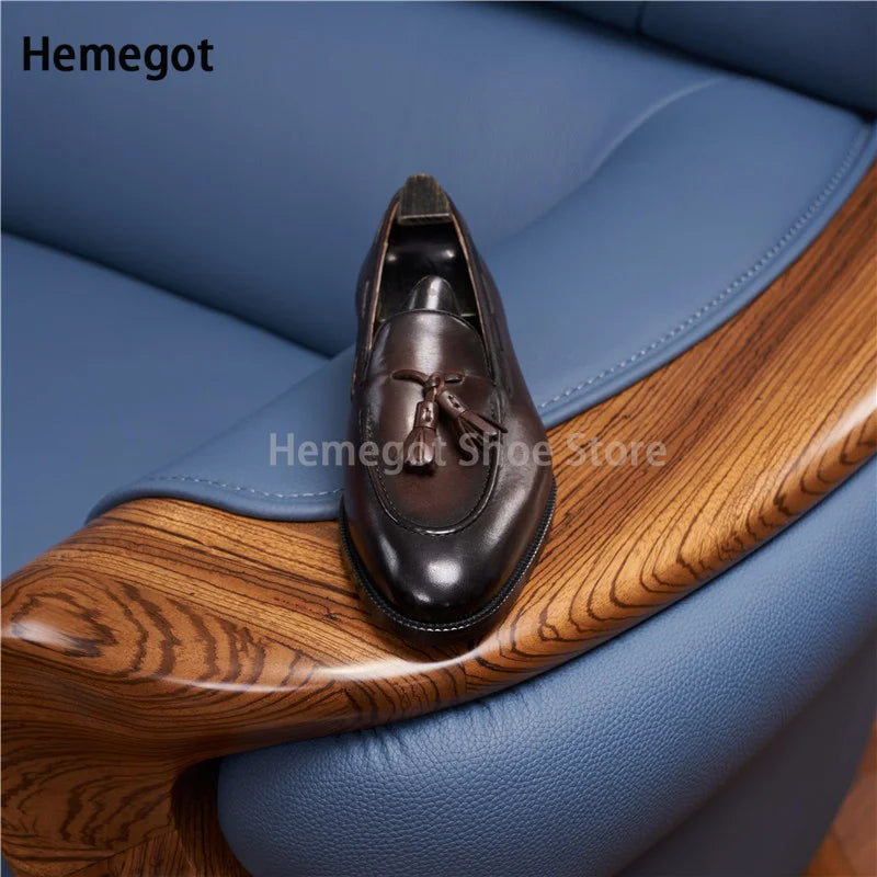 Herren-Loafer aus Leder mit Quasten-Detail, abgerundete Kappe, dunkel