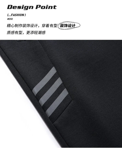 Lässiger Herren-Jumpsuit mit Kapuze und sportlichem Design – ideal für Freizeit und Sport.