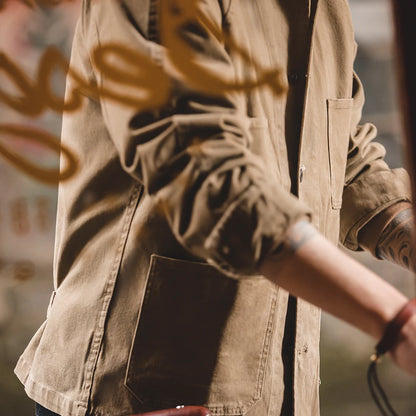 Herren Mantel aus schwerem Twill mit vier Taschen im Khaki-Farbton