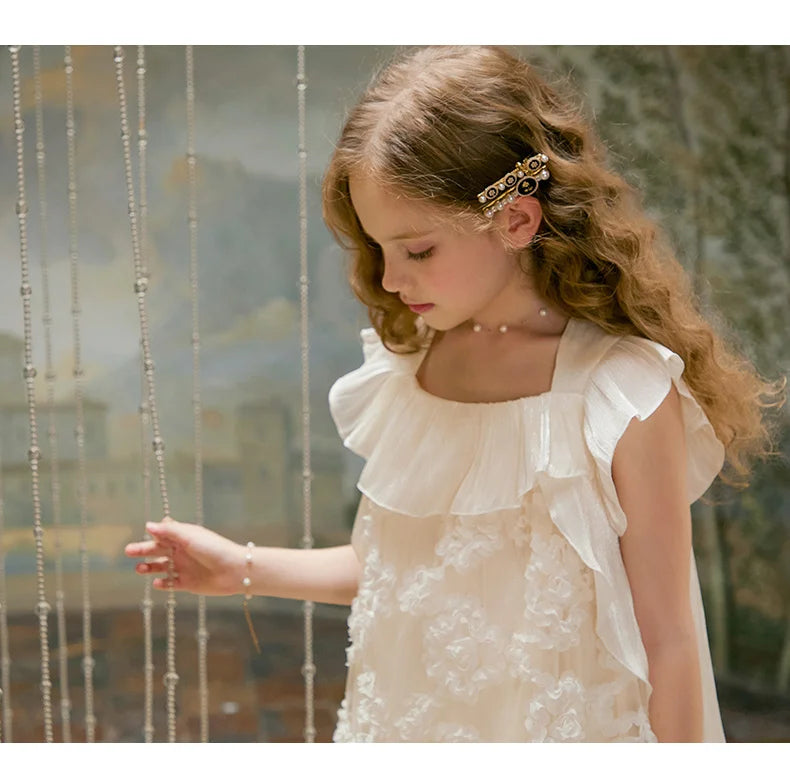 Kurzes Mädchenkleid mit Puffärmeln – ideales Prinzessinnen-Outfit für Sommerfeste und Partys