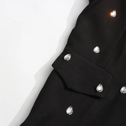 Elegantes Damenkleid mit Rundhalsausschnitt, langen Ärmeln und Patchwork-Design in lockerer Passform.
