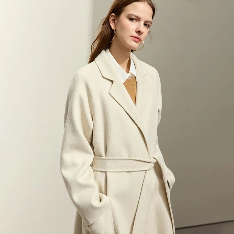 Damen Wollmantel im minimalistischen Stil mit Gürtel und Vintage-Blazer-Kragen