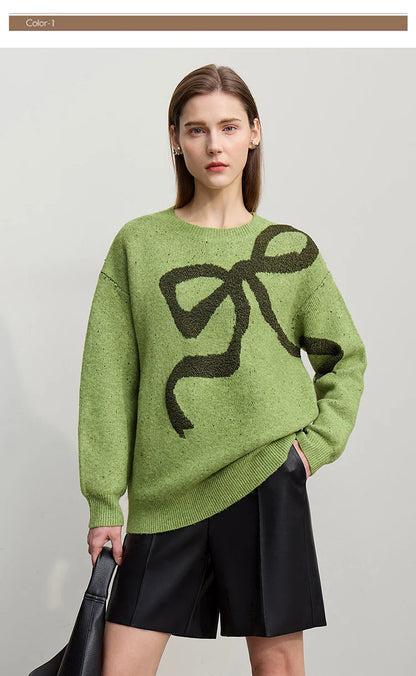 Grüner Damenpullover mit Schleifen-Jacquard, Rundhalsausschnitt, Langarm, Frontansicht