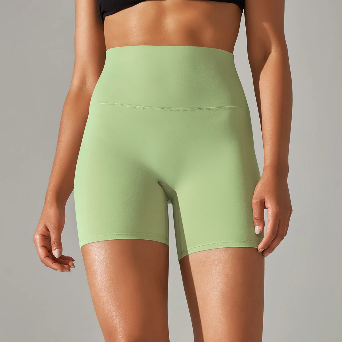 Nahtlose Sportshorts für Frauen mit hohem Bund, hellgrün
