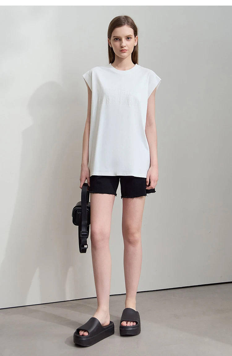 Damen T-Shirt aus Baumwolle mit lässigem O-Ausschnitt und breiten Schultern