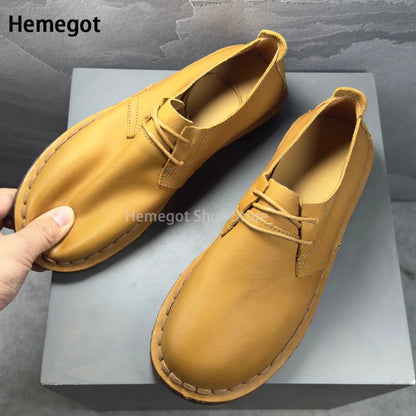Herren-Leder-Sneaker in Gelb mit Schnürung und Profilsohle, Seitenansicht