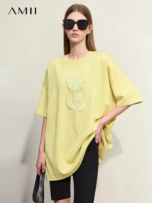 Damen T-Shirts im minimalistischen Stil mit Stickerei und O-Ausschnitt