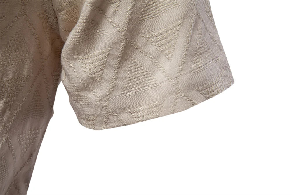 Herren Kurzarmhemd aus 100 Prozent Baumwoll-Jacquard mit lässigem Umlegekragen
