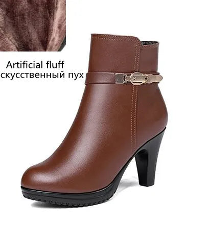 Damen-Ankleboots aus braunem Leder mit Absatz und breitem Schnallenriemen