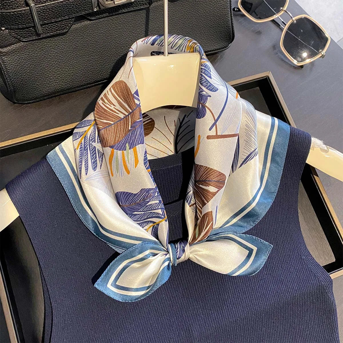 Damen Seidenschal 53cm klein quadratisch Haarband Kopftuch Halstuch Bandana