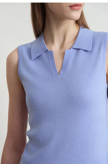 Ärmelloser Strickpullover mit Umlegekragen und V-Ausschnitt, hellblau