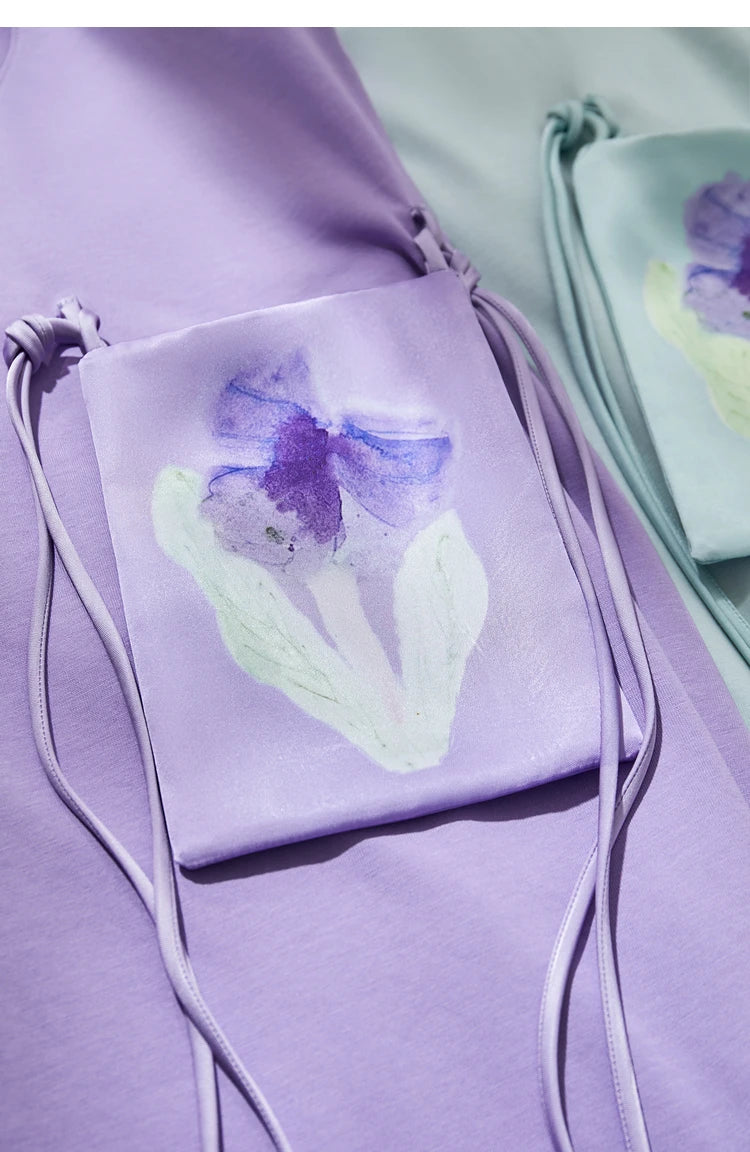 Damen T-Shirt im Minimalismus-Stil mit Taschen und elastischem O-Neck