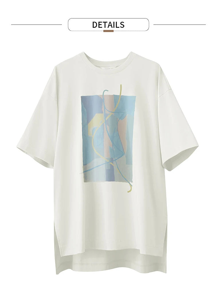 Damen T-Shirt im minimalistischen Design mit unregelmäßigem Schnitt und abstraktem Druck