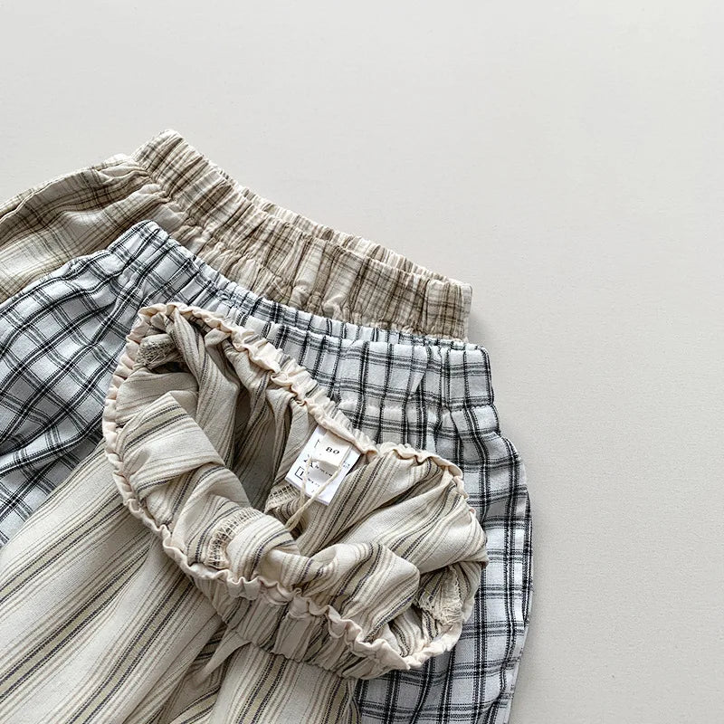 Kinder Hosen im dünnen Stil mit kariertem Design für den Sommer