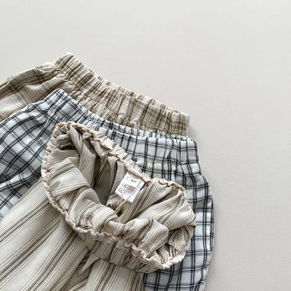 Kinder Hosen im dünnen Stil mit kariertem Design für den Sommer