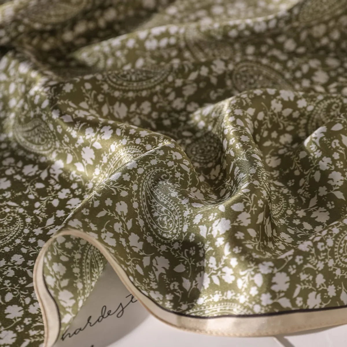 Damen Seidenschal klein quadratisch Haarband Kopftuch Halstuch Bandana