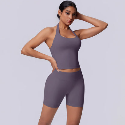 3-teiliges Yoga-Set in dunklem Violett: Sport-BH mit Trägern und kurze Leggings, schräg