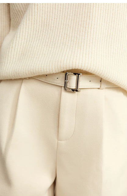 Damen Shorts im minimalistischen Stil mit Gürtel und solider Vintage-Optik