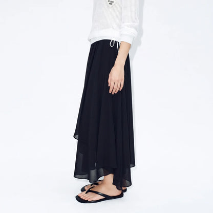 Chiffonrock für Damen in Schwarz, elastischer Bund mit Kordelzug, fließender Stoff und asymmetrischer Saum