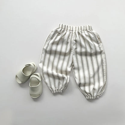 Kinder Hosen im dünnen Stil mit kariertem Design für den Sommer