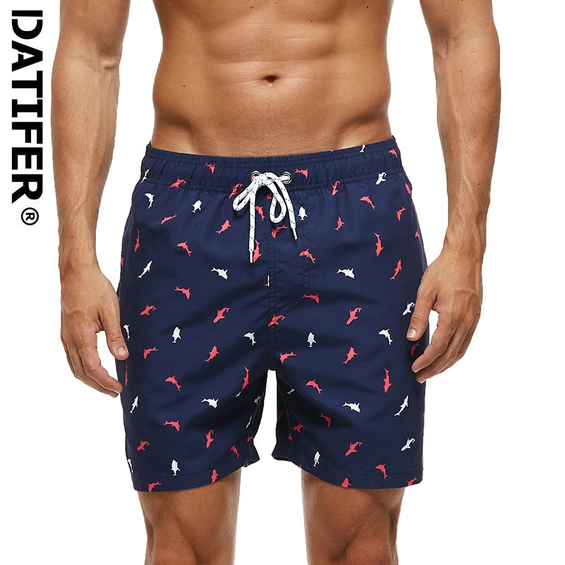 Herren-Badeshorts aus Polyester mit abnehmbarem Polster und niedrigem Bund – ideal für den Sommer.