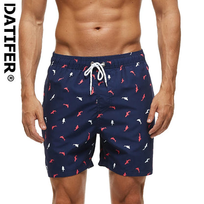 Herren-Badeshorts aus Polyester mit abnehmbarem Polster und niedrigem Bund – ideal für den Sommer.