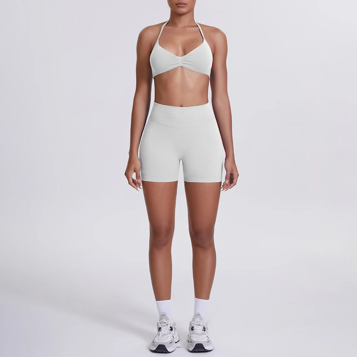 Damen-Yoga-Set: nahtloser Sport-BH und High-Waist-Shorts in Weiß