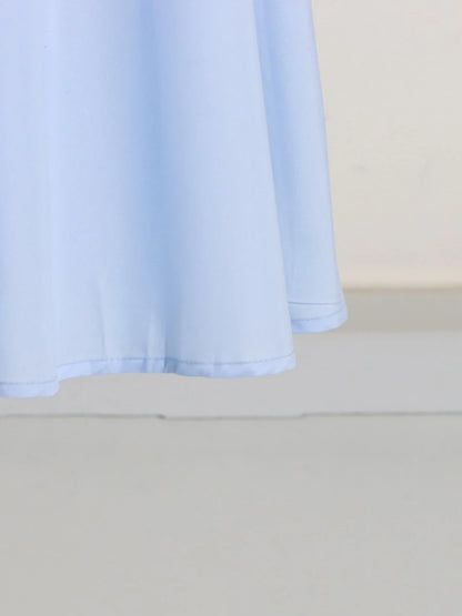 Ärmelloses Damen-Spitzenkleid mit Rundhalsausschnitt und Patchwork-Design – figurbetont und mit Hohldetails.