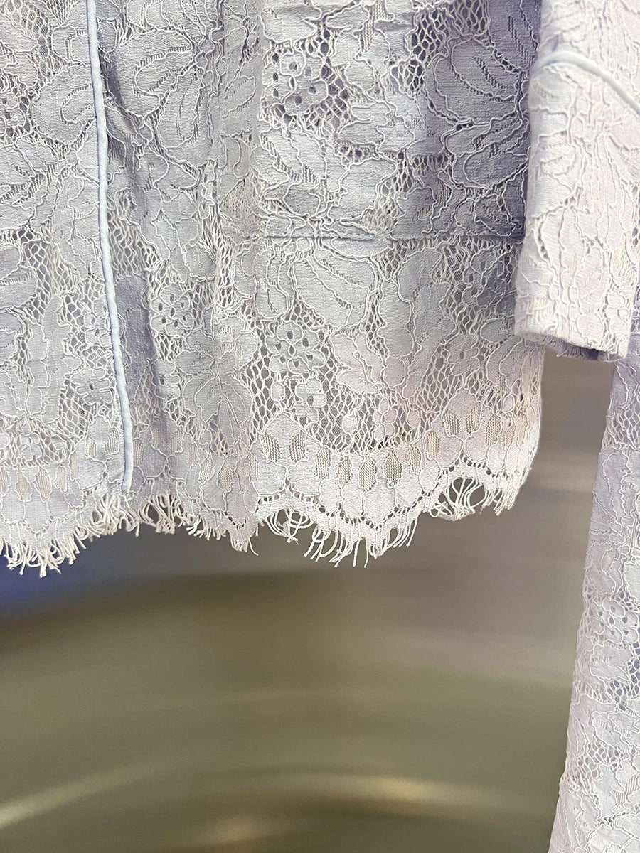Schulterfreies ärmelloses Damenkleid mit 3D-Blumen und Patchwork-Design – figurbetont und modisch mit Reißverschluss.