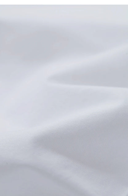 Damen Bluse im minimalistischen französischen Stil mit umlegekragen und gedrehten Falten