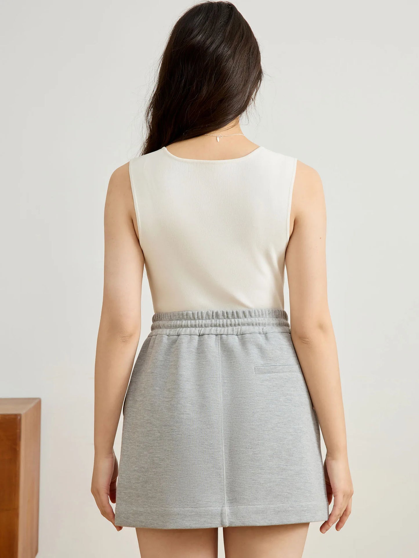 Frühlingshaftes Damen-Shirt in Übergröße mit Puppenkragen und Anti-Falten-Effekt – vielseitig kombinierbar und lässig.