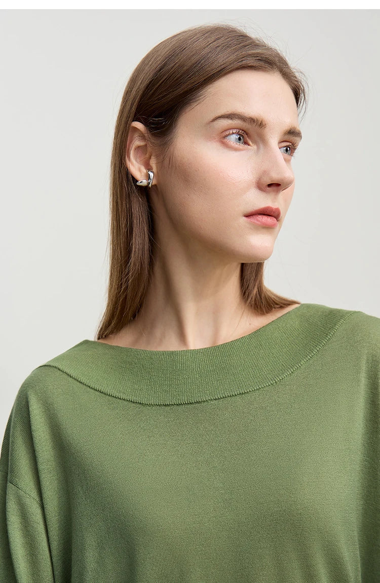 Grüner Strickpullover mit weiter Rundhalsausschnitt-Linie und langen Ärmeln
