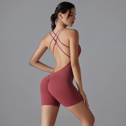 Yoga-Set: rückenfreies Träger-Top mit gekreuzten Trägern und kurzen Shorts