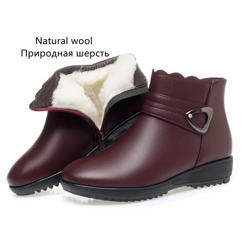 Damen Schneestiefel aus Leder, dunkelrot, mit weißem Wollfutter und Profilsohle