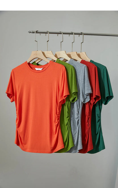 Damen Sommer-T-Shirt im minimalistischen Stil mit schmalem O-Ausschnitt und kurzen Ärmeln