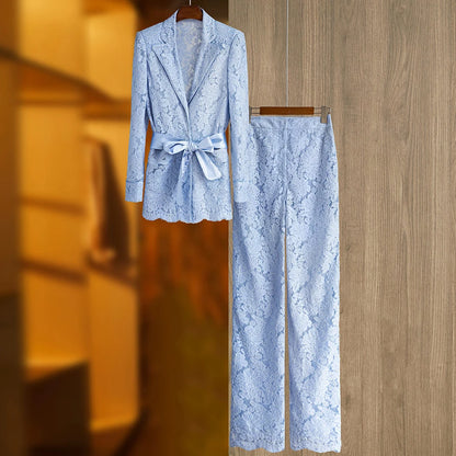 Schulterfreies ärmelloses Damenkleid mit 3D-Blumen und Patchwork-Design – figurbetont und modisch mit Reißverschluss.