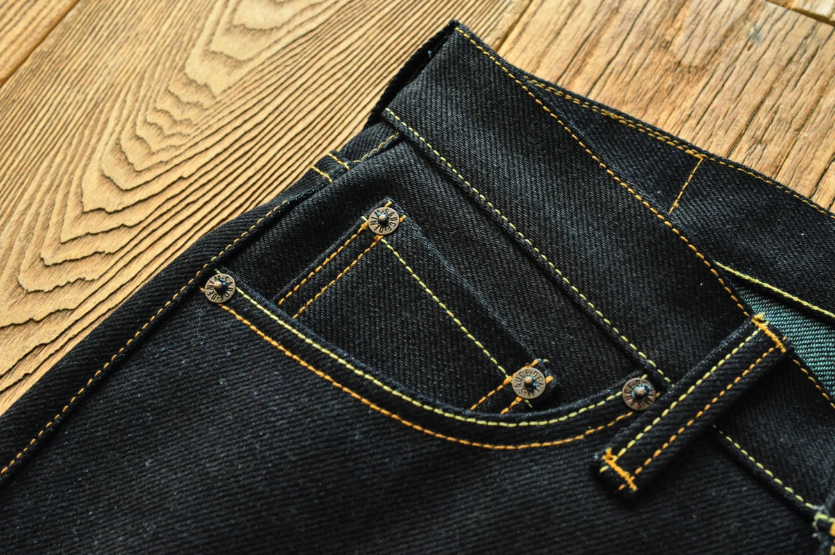 Herren Jeans aus Selvedge Raw Denim im Vintage-Stil mit Taper Fit