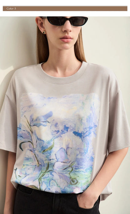 Damen T-Shirt im Minimalismus-Stil mit Kunstöl-Farbdruck für den Sommer
