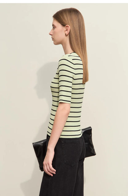 Damen gestreiftes Hemd mit Rundhals und schöner Stickerei für den Sommer